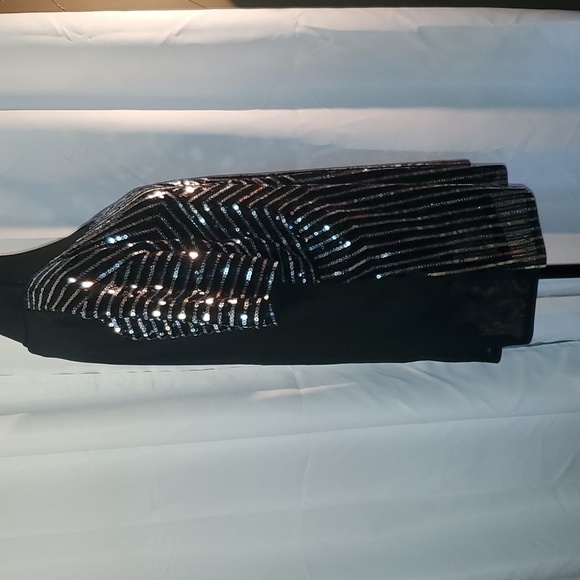 Laura Plus sequin top - Picture 2 of 4